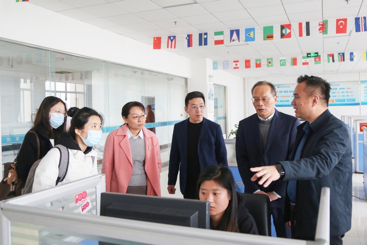 Jining University Leaders Visit China Coal Group To Discuss School-enterprise Cooperation